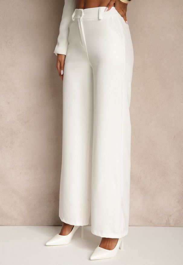 Renee - Biały Garniturowy Komplet Spodnie Wide Leg i Marynarka Arezellia. Kolor: biały