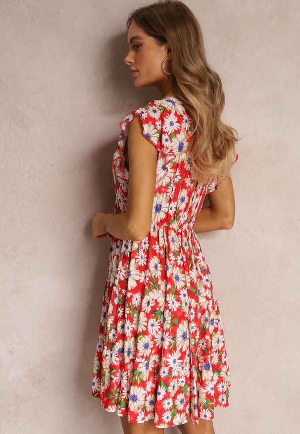 Renee - Czerwona Taliowana Sukienka Mini w Kwiaty z Gumką w Talii Teziovi. Kolor: czerwony. Materiał: wiskoza. Wzór: kwiaty. Długość: mini