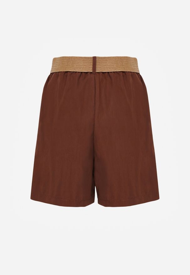 Renee - Brązowe Szorty Casual z Wiskozą High Waist Ozdobione Paskiem z Plecionki Kailee. Okazja: na co dzień. Stan: podwyższony. Kolor: brązowy. Materiał: wiskoza. Wzór: aplikacja. Styl: casual