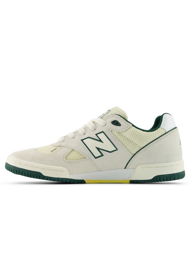 Buty męskie New Balance Numeric UN600TTR – beżowe. Kolor: beżowy. Materiał: zamsz, materiał, dresówka, guma. Szerokość cholewki: normalna. Sport: fitness, skateboard, bieganie