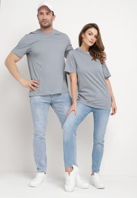 Born2be - Jasnoniebieska Koszulka Pixyphe. Okazja: na co dzień. Kolor: niebieski. Styl: klasyczny, casual, elegancki #5