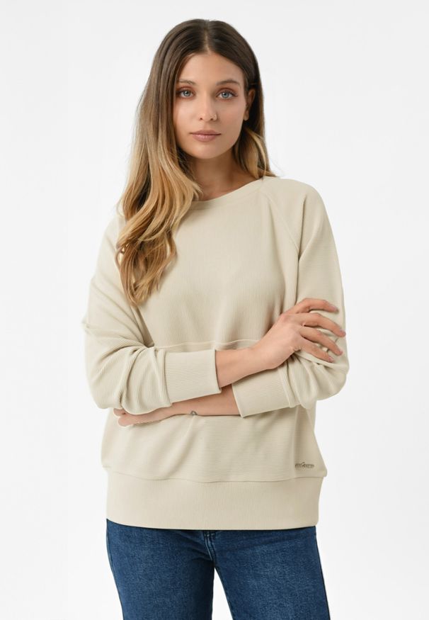 Volcano - Prążkowana, luźna bluza B-MINK. Okazja: na co dzień. Kolor: kremowy. Materiał: prążkowany. Długość rękawa: raglanowy rękaw. Wzór: prążki. Styl: casual