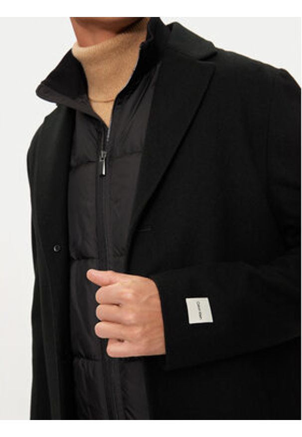 Calvin Klein Płaszcz wełniany K10K113270 Czarny Regular Fit. Kolor: czarny. Materiał: syntetyk, wełna