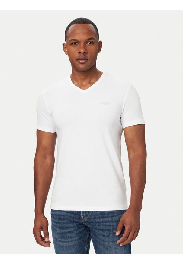 Guess T-Shirt M6YI32 K3735 Biały Extra Slim Fit. Kolor: biały. Materiał: bawełna