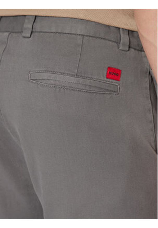 Hugo - HUGO Chinosy 50533851 Szary Slim Fit. Kolor: szary. Materiał: bawełna