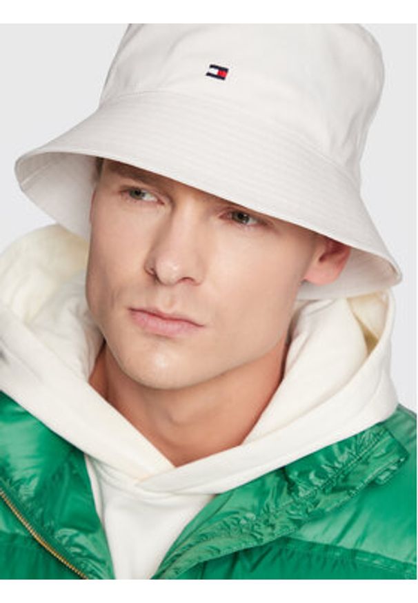 TOMMY HILFIGER - Tommy Hilfiger Kapelusz Essential Flag Bucket AW0AW14543 Biały. Kolor: biały. Materiał: materiał, bawełna