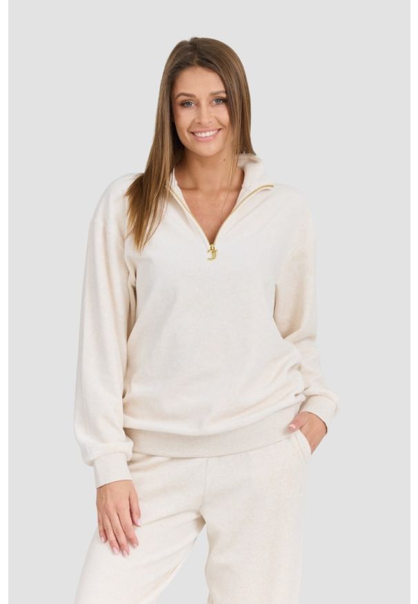 Juicy Couture - JUICY COUTURE Damska beżowa bluza Pete Pullover Gold, Rozmiar XS. Okazja: na co dzień. Typ kołnierza: bez kaptura. Kolor: beżowy. Materiał: poliester, bawełna, materiał. Długość rękawa: długi rękaw. Długość: długie. Styl: casual, elegancki