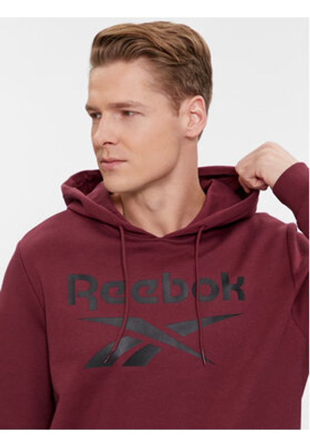 Reebok Bluza Identity Fleece Stacked Logo IM3955 Bordowy Regular Fit. Kolor: czerwony. Materiał: bawełna, syntetyk