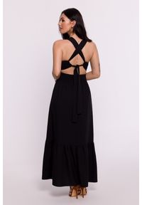 BeWear - Długa sukienka z odkrytymi plecami i falbaną czarna. Kolor: czarny. Sezon: wiosna, lato. Długość: maxi #4