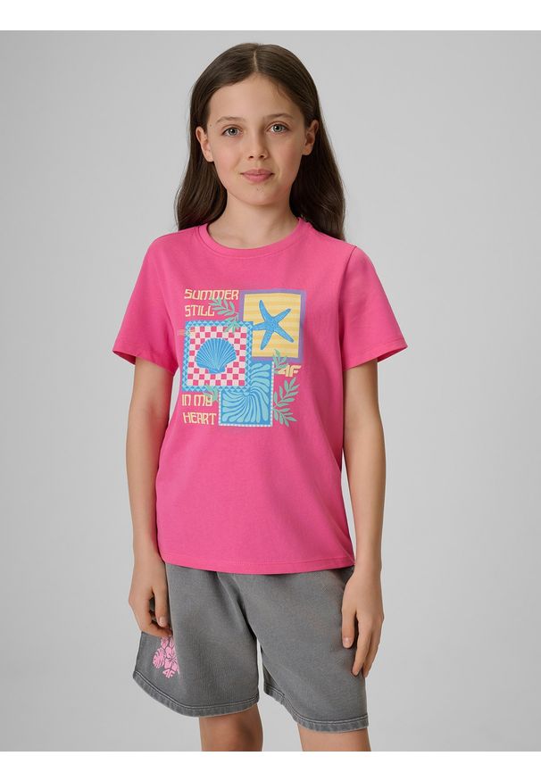 4f - 4F T-shirt regular z nadrukiem dziewczęcy - różowy 140 (9-10 lat). Okazja: na uczelnię, na co dzień. Kolor: różowy. Materiał: materiał, bawełna, dresówka, dzianina, skóra. Wzór: nadruk. Sezon: lato. Styl: klasyczny, casual