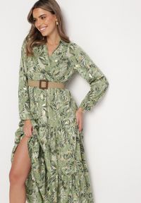 Born2be - Jasnozielona Sukienka z Roślinnym Wzorem i Plecionym Paskiem Nouylas. Kolor: zielony. Wzór: aplikacja. Typ sukienki: kopertowe, rozkloszowane. Długość: maxi #3