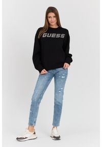 Guess - GUESS Czarna damska bluza z cyrkoniami Cecilia. Typ kołnierza: bez kaptura. Kolor: czarny. Materiał: materiał, poliamid, wiskoza, elastan. Długość rękawa: długi rękaw. Długość: długie. Wzór: aplikacja. Styl: elegancki