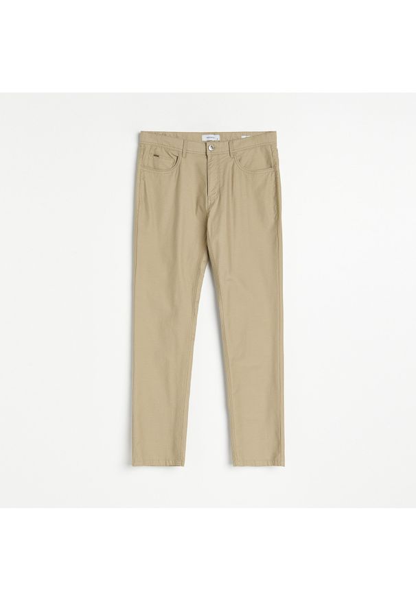 Reserved - Materiałowe spodnie slim - Beżowy. Kolor: beżowy. Materiał: materiał
