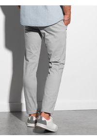 Ombre Clothing - Spodnie męskie chino P156 - jasnoszare - XXL. Okazja: na co dzień. Kolor: szary. Materiał: tkanina, elastan, bawełna. Styl: casual, klasyczny #3