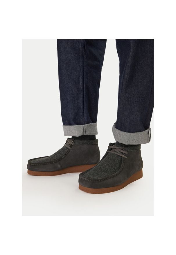 Trzewiki Clarks. Kolor: szary