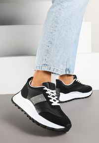 Renee - Czarne Sneakersy na Platformie z Ozdobnymi Cyrkoniami Fenarelle. Okazja: na co dzień. Zapięcie: sznurówki. Kolor: czarny. Materiał: jeans. Obcas: na platformie #5