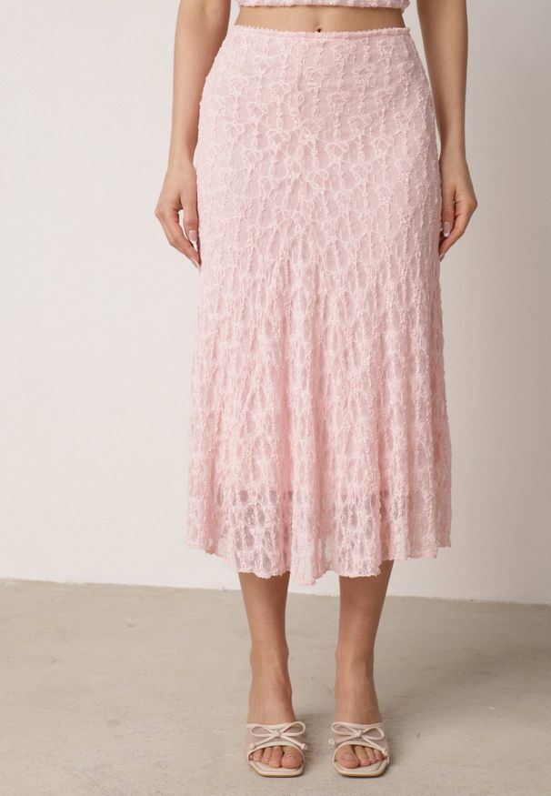 Born2be - Różowy Koronkowy Komplet Top Wiązany na Szyi i Spódnica Corinatea. Kolor: różowy. Materiał: koronka