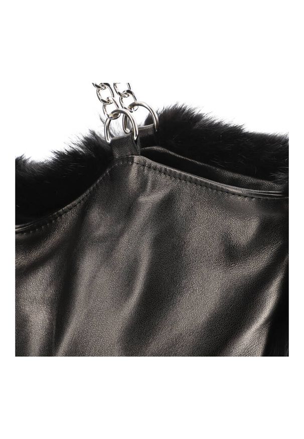 Czarna Torebka Damska Luka-Pelli Z Naturalnym Futrem Z Królika. Kolor: czarny. Materiał: futrzane. Styl: casual, elegancki