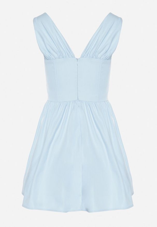 Born2be - Niebieska Sukienka Vices o Rozkloszowanym Kroju z Wiązaniem Foliseia. Okazja: na co dzień. Typ kołnierza: dekolt w kształcie V. Kolor: niebieski. Materiał: poliester, jeans. Długość rękawa: bez rękawów. Styl: klasyczny, casual, elegancki