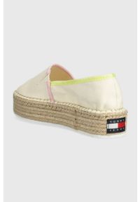 Tommy Jeans espadryle FLATFORM ESPADRILLE kolor beżowy na platformie EN0EN02078. Nosek buta: okrągły. Kolor: beżowy. Materiał: bawełna, guma. Obcas: na platformie #4