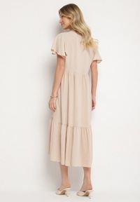 Born2be - Jasnobeżowa Sukienka o Rozkloszowanym Kroju z Wiskozą Filastia. Okazja: na co dzień. Typ kołnierza: dekolt w kształcie V. Kolor: beżowy. Materiał: wiskoza. Długość rękawa: krótki rękaw. Typ sukienki: rozkloszowane. Styl: klasyczny, casual, elegancki #4