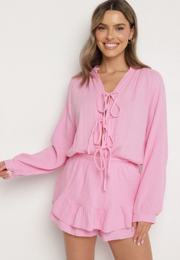 Born2be - Różowy Wiązany Bawełniany Kombinezon Boho z Falbankami i Wiązaniem Lalelia. Okazja: na co dzień, na imprezę. Kolor: różowy. Materiał: bawełna. Sezon: lato. Styl: boho