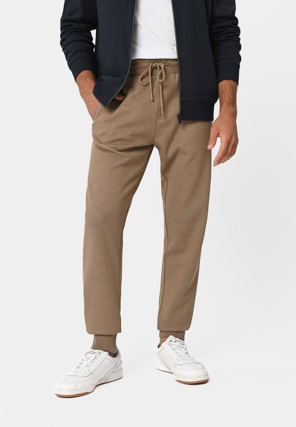 Volcano - Joggery dresowe N-BEN. Materiał: dresówka. Wzór: napisy, gładki. Sport: fitness