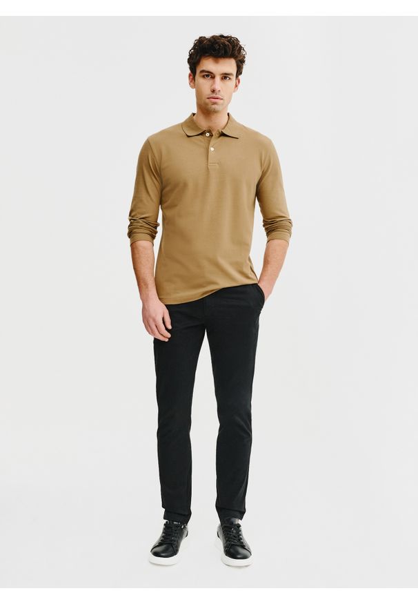 Pako Lorente - PAKO LORENTE – Oliwkowe polo longsleeve. Okazja: na co dzień. Typ kołnierza: polo. Kolor: oliwkowy, czarny, niebieski. Materiał: bawełna, elastan. Długość rękawa: długi rękaw. Długość: długie. Styl: casual