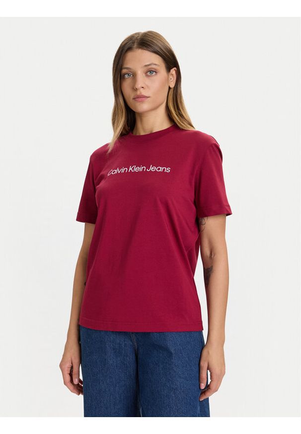 Calvin Klein Jeans T-Shirt LV047C912G Czerwony Regular Fit. Kolor: czerwony. Materiał: bawełna
