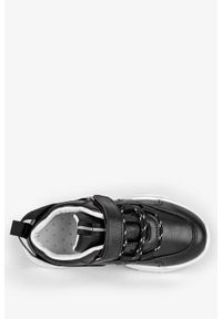 Casu - Czarne buty sportowe sznurowane casu 19/3/21/m. Kolor: czarny