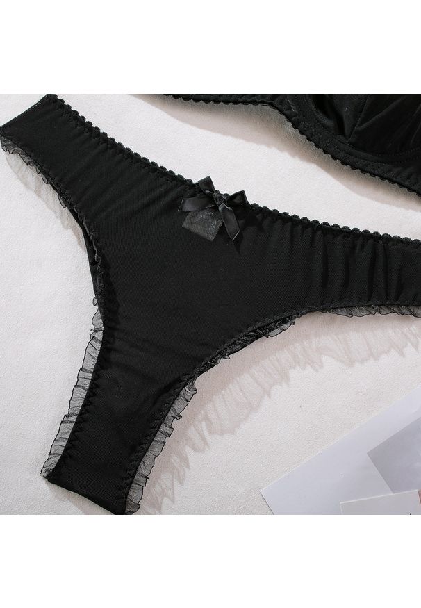 Intica - Komplet bielizny z falbanką biustonosz i majtki elegancki zestaw Christa. Kolor: różowy. Materiał: materiał