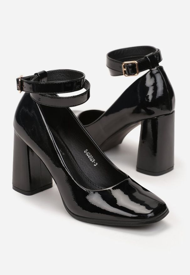 Renee - Czarne Lakierowane Czółenka na Słupkowym Obcasie z Kwadratowym Noskiem Stethy. Kolor: czarny. Materiał: lakier. Obcas: na obcasie. Wysokość obcasa: średni