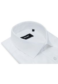 Mmer / Villaro - Koszule męskie - Biała koszula ze strukturalnym wzorkiem E008. Typ kołnierza: kołnierzyk włoski. Kolor: biały. Materiał: bawełna, tkanina. Styl: elegancki #1