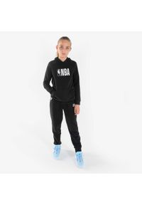 TARMAK - Bluza z kapturem do koszykówki dla dzieci Tarmak NBA 900. Typ kołnierza: kaptur. Kolor: czarny, wielokolorowy. Materiał: materiał, tkanina. Sport: koszykówka