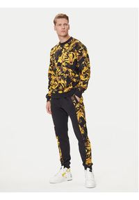 Versace Jeans Couture Spodnie dresowe 79GAA3C0 FS201 Czarny Regular Fit. Kolor: czarny. Materiał: bawełna #5