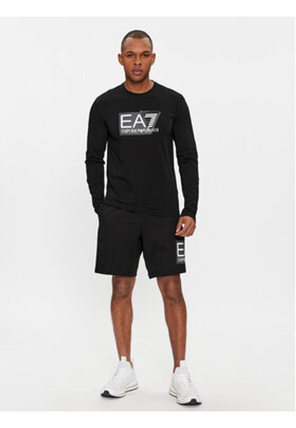 EA7 Emporio Armani Longsleeve 3DPT64 PJ03Z 1200 Czarny Regular Fit. Kolor: czarny. Materiał: bawełna. Długość rękawa: długi rękaw