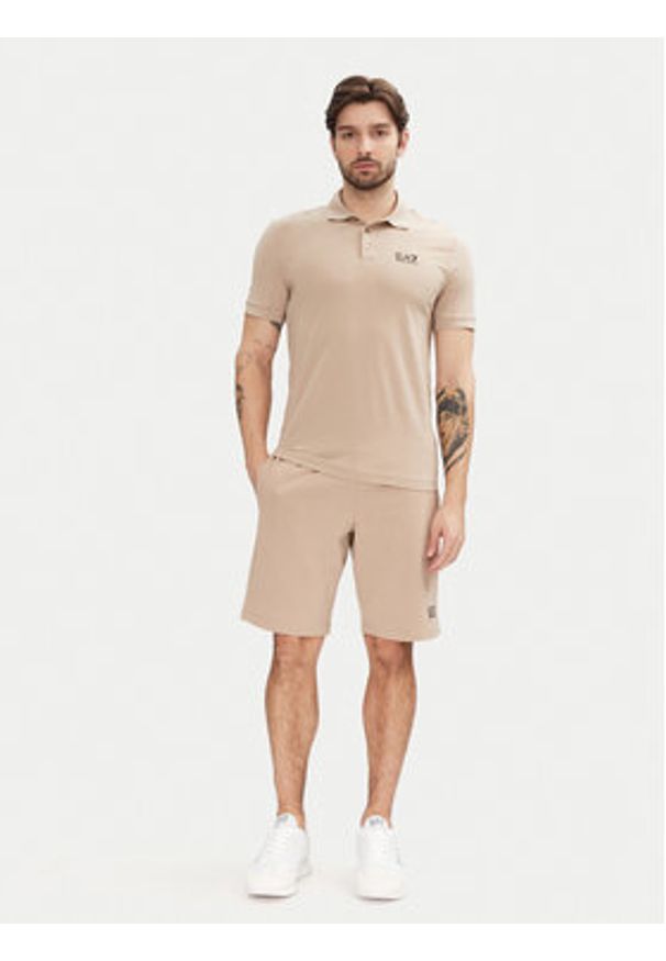 EA7 Emporio Armani Polo 8NPF14 PJVQZ U6155 Beżowy Regular Fit. Typ kołnierza: polo. Kolor: beżowy. Materiał: bawełna