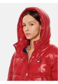 Tommy Jeans Kurtka puchowa DW0DW20210 Czerwony Regular Fit. Kolor: czerwony. Materiał: syntetyk