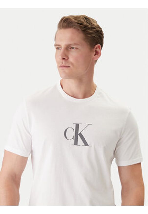 Calvin Klein T-Shirt LV04RF853G Biały Regular Fit. Kolor: biały. Materiał: bawełna