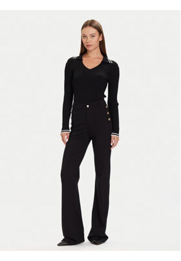 Guess Spodnie materiałowe W5BB16 KCMU2 Czarny Flare Fit. Kolor: czarny. Materiał: syntetyk