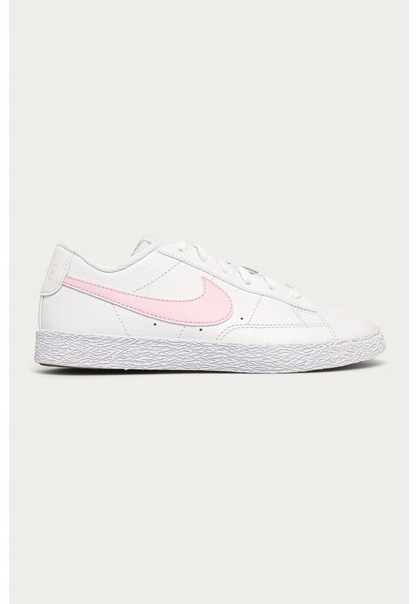 Nike Kids - Buty dziecięce Blazer Low. Nosek buta: okrągły. Zapięcie: sznurówki. Kolor: biały. Materiał: guma