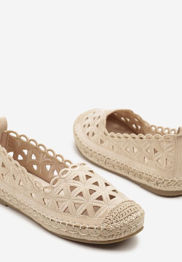 Born2be - Beżowe Espadryle Ażurową Cholewką i Plecionką Ismio. Okazja: na co dzień. Kolor: beżowy. Szerokość cholewki: normalna. Wzór: ażurowy. Styl: elegancki, casual