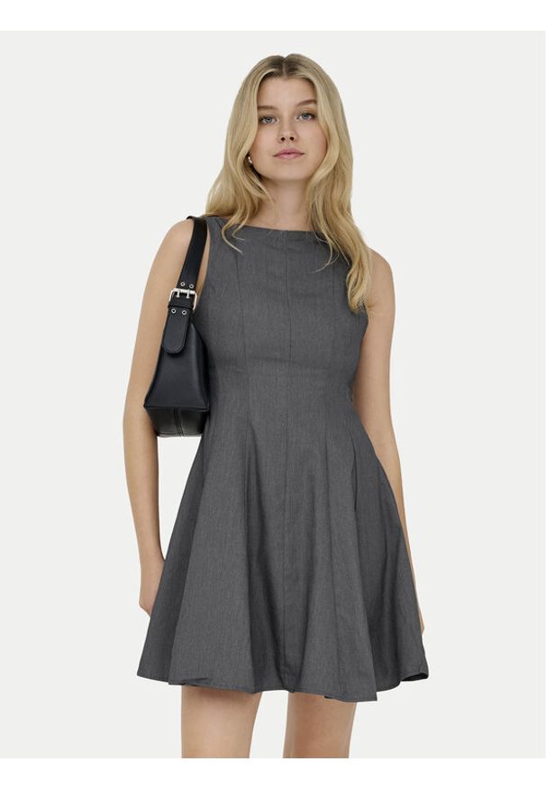 only - ONLY Sukienka codzienna Lunita 15370914 Szary ciemny Regular Fit. Okazja: na co dzień. Kolor: szary. Materiał: syntetyk. Typ sukienki: proste. Styl: casual
