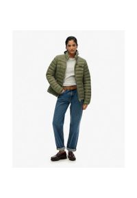 Damska kurtka puchowa Superdry Fuji Lite Padded. Kolor: zielony. Materiał: puch. Długość rękawa: długi rękaw #2