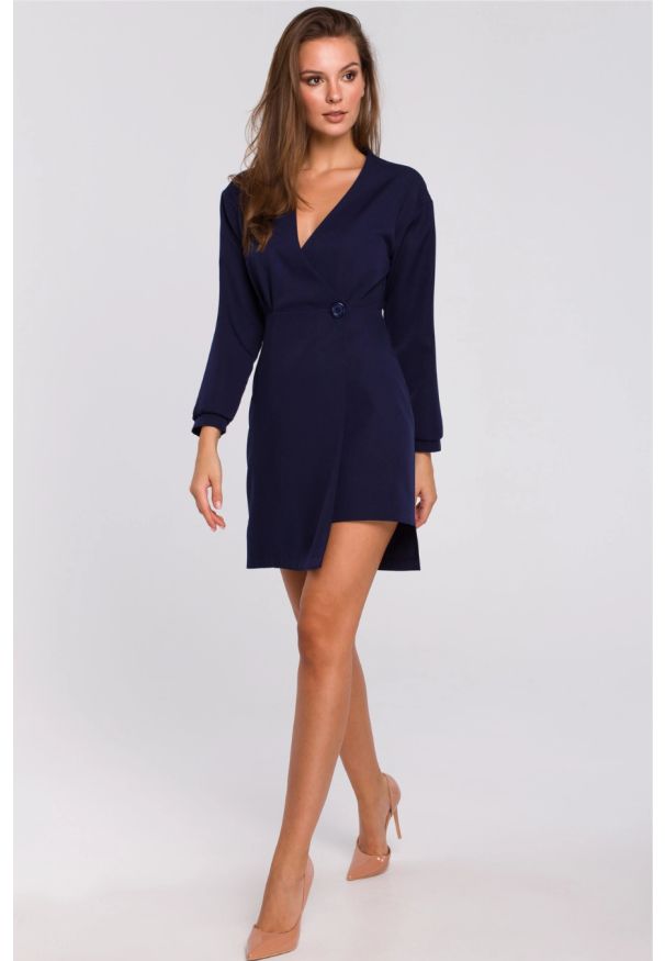 Sukienki.shop - Sukienka elegancka kopertowa asymetryczna mini granatowa. Kolor: niebieski. Typ sukienki: kopertowe, asymetryczne. Styl: elegancki. Długość: mini