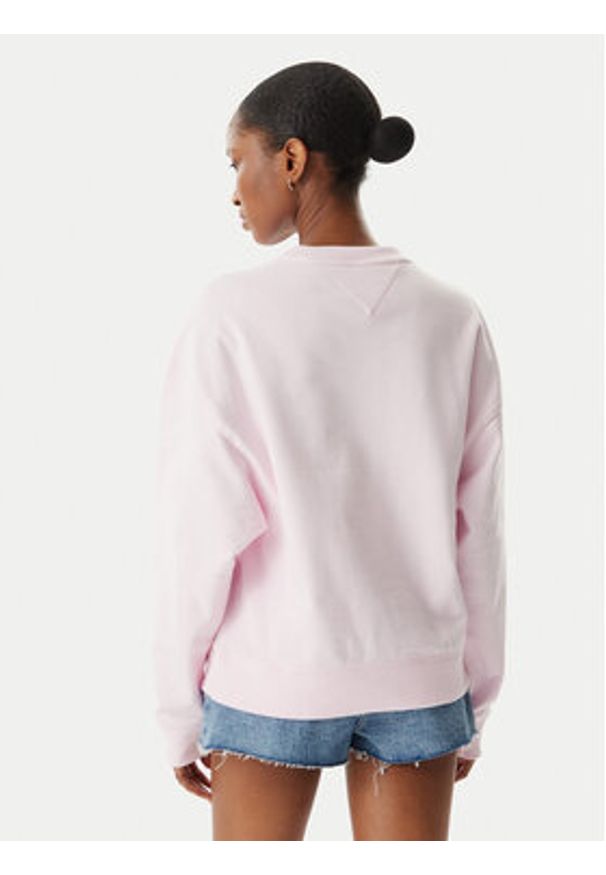 Tommy Jeans Bluza Wavy Flag DW0DW22742 Różowy jasny Boxy Fit. Kolor: różowy. Materiał: bawełna