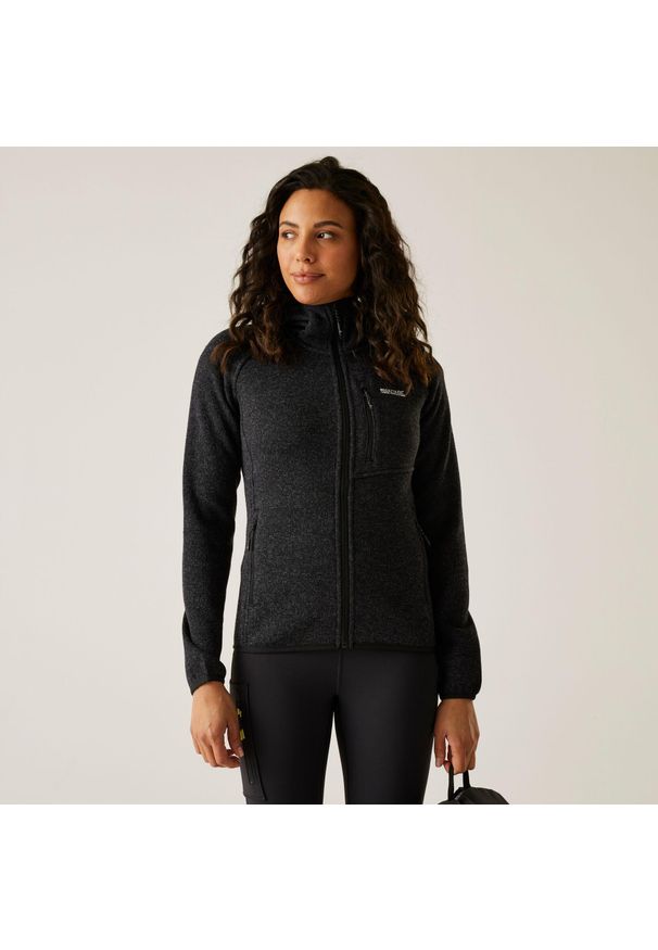 Regatta - Polar damski rozsuwany z kapturem Newhill. Typ kołnierza: kaptur. Kolor: czarny. Materiał: polar. Wzór: melanż. Sport: turystyka piesza