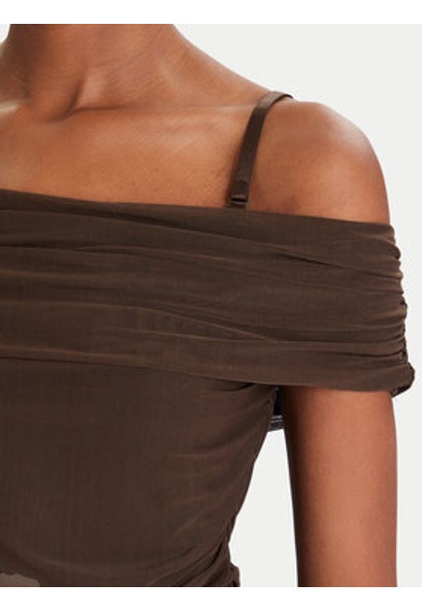 Guess Sukienka koktajlowa W5YK21 KCZC2 Brązowy Slim Fit. Kolor: brązowy. Materiał: syntetyk. Styl: wizytowy