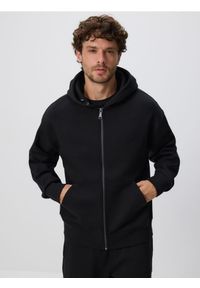 Reserved - Gładka bluza z kapturem - czarny. Kolor: czarny. Materiał: dzianina, wiskoza. Wzór: gładki #1