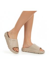 Big-Star - Beżowe Klapki Big Star Wodoodporne Buty Damskie. Okazja: na co dzień, do domu, na plażę. Kolor: beżowy. Wzór: geometria. Sezon: wiosna, lato. Styl: casual, elegancki, wakacyjny #1